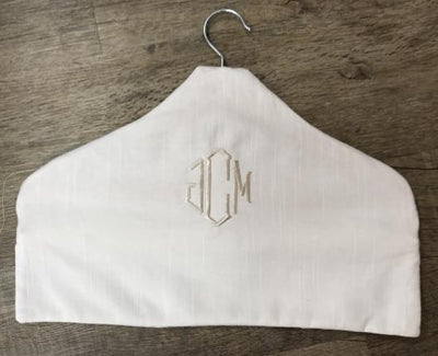 Jewelry hanger with free monogram